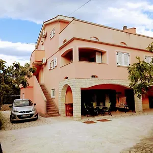 apartments-ivanka-malinska.primorje-gorskikotar.com/